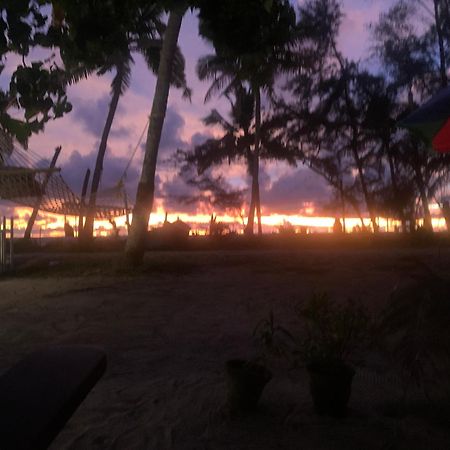 Shoreline Marari Beach Villa At Golden Beach Mararikulam Alappuzha ภายนอก รูปภาพ