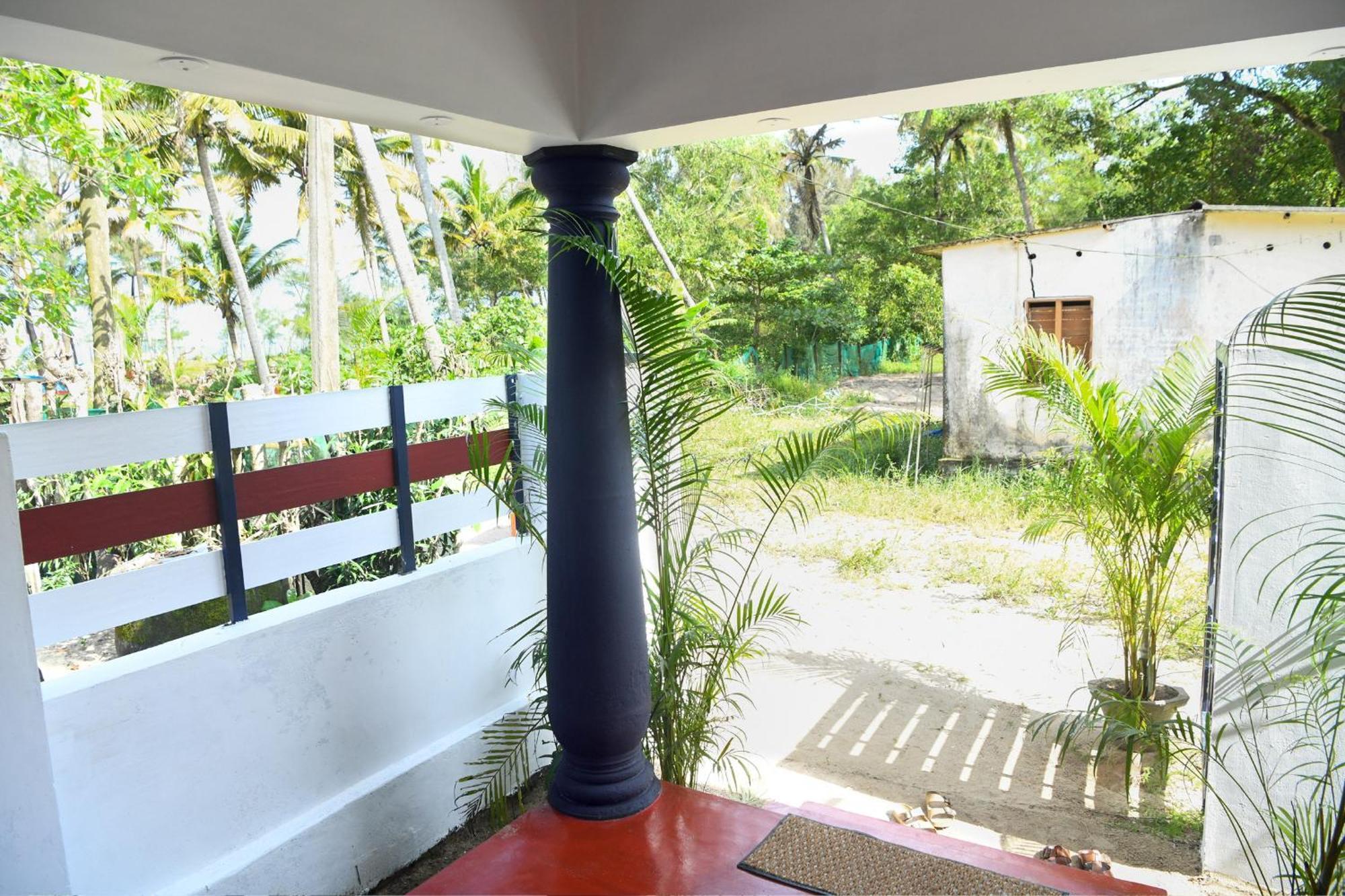 Shoreline Marari Beach Villa At Golden Beach Mararikulam Alappuzha ภายนอก รูปภาพ